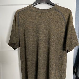 Lululemon Metal Vent 2.0 T-shirt L